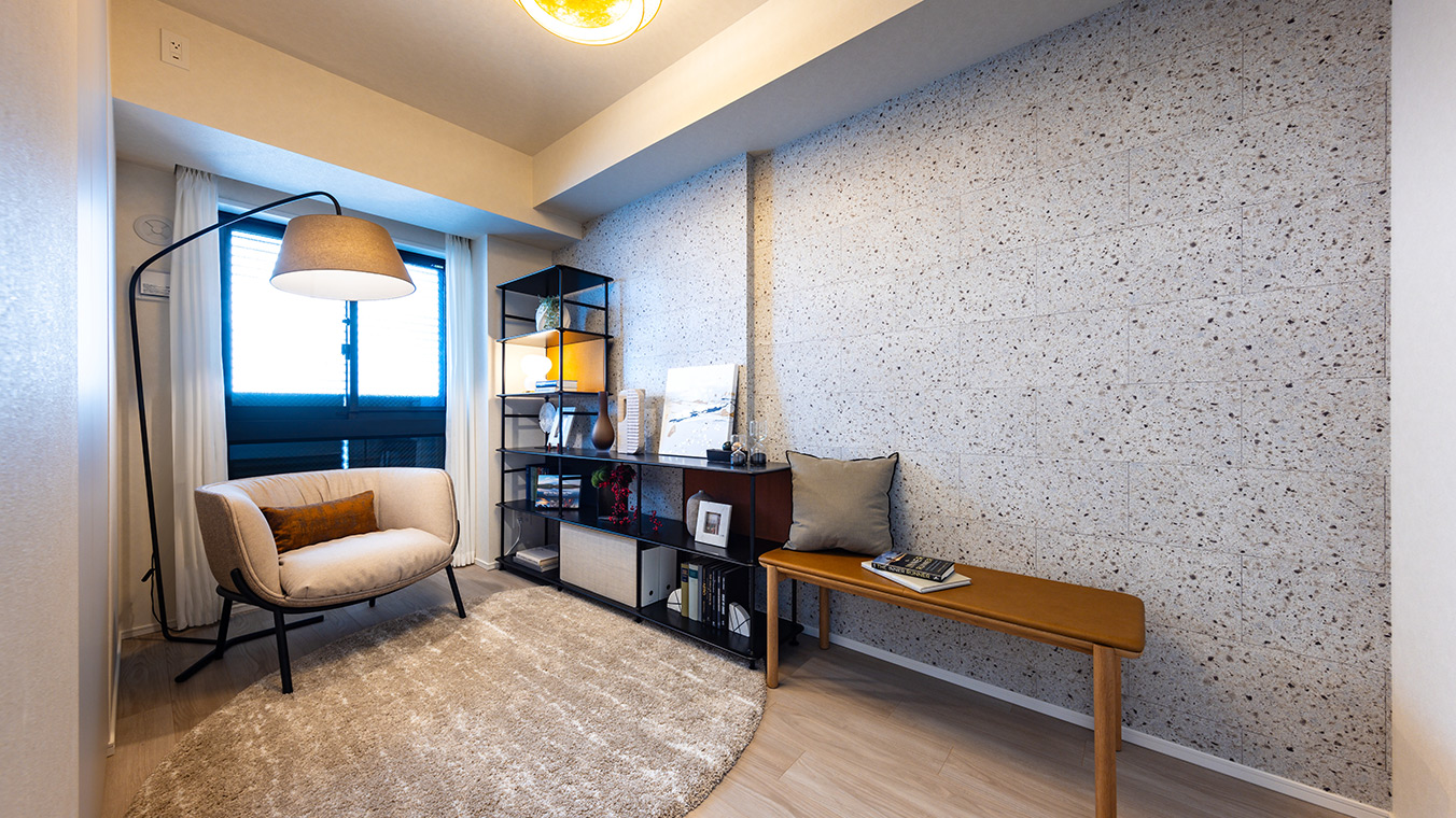 ROOM (2)