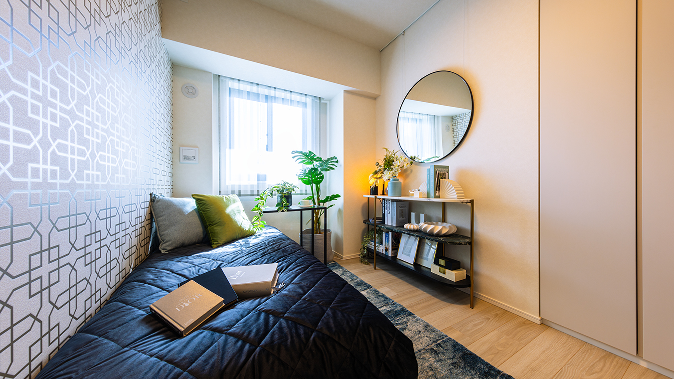 ROOM (2)